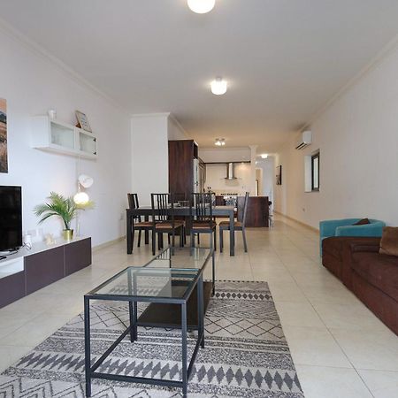 Modern 3Br Stylish & Spacious Apartment - Close To Sliema Promenade 그지라 외부 사진
