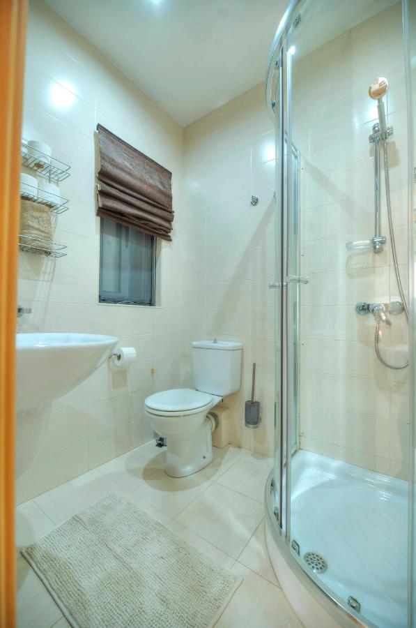 Modern 3Br Stylish & Spacious Apartment - Close To Sliema Promenade 그지라 외부 사진