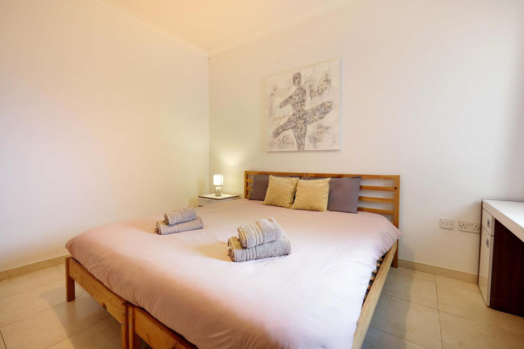 Modern 3Br Stylish & Spacious Apartment - Close To Sliema Promenade 그지라 외부 사진