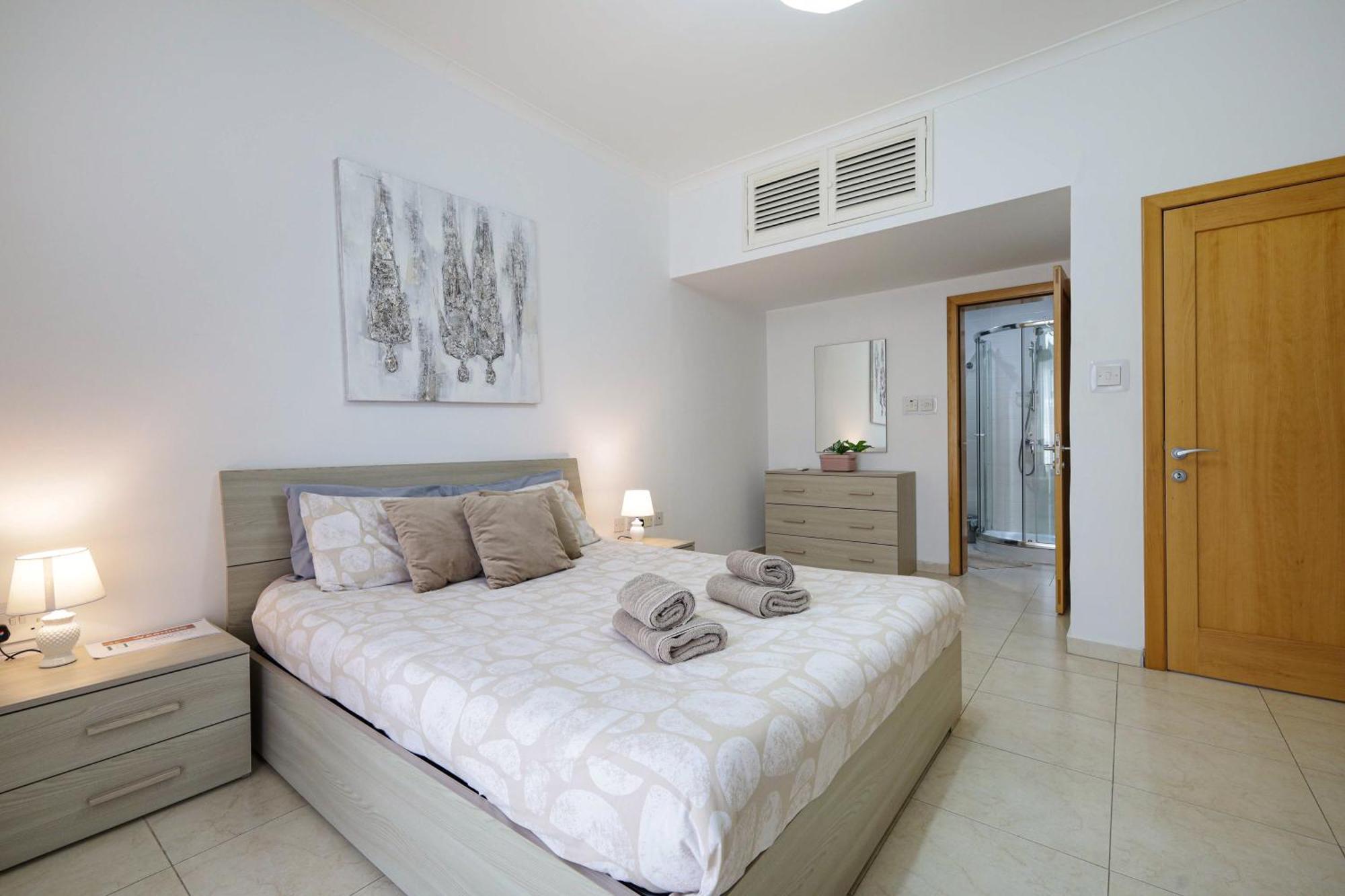 Modern 3Br Stylish & Spacious Apartment - Close To Sliema Promenade 그지라 외부 사진