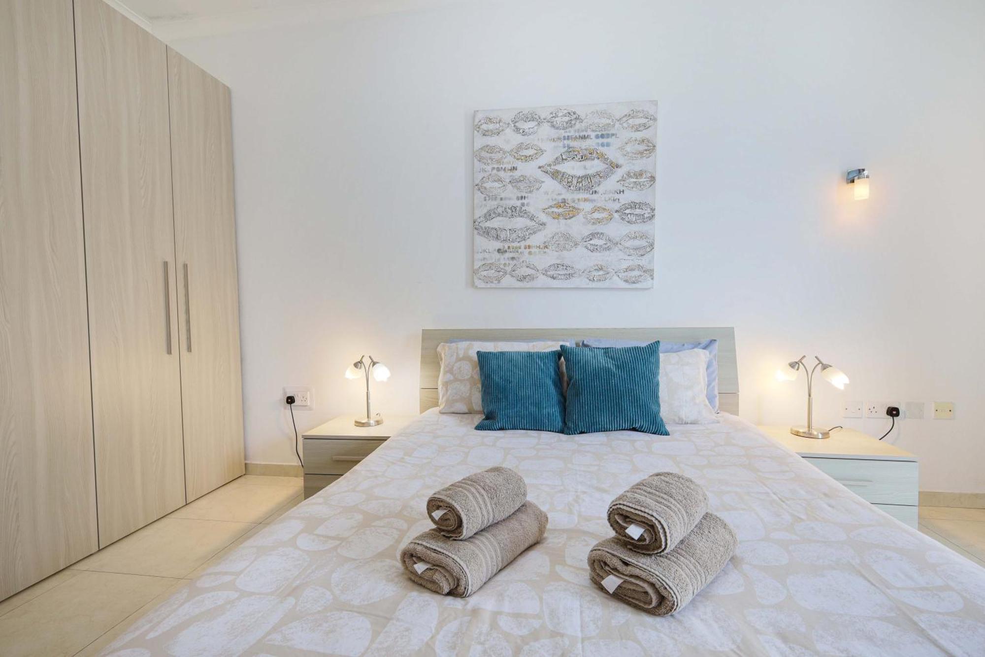 Modern 3Br Stylish & Spacious Apartment - Close To Sliema Promenade 그지라 외부 사진