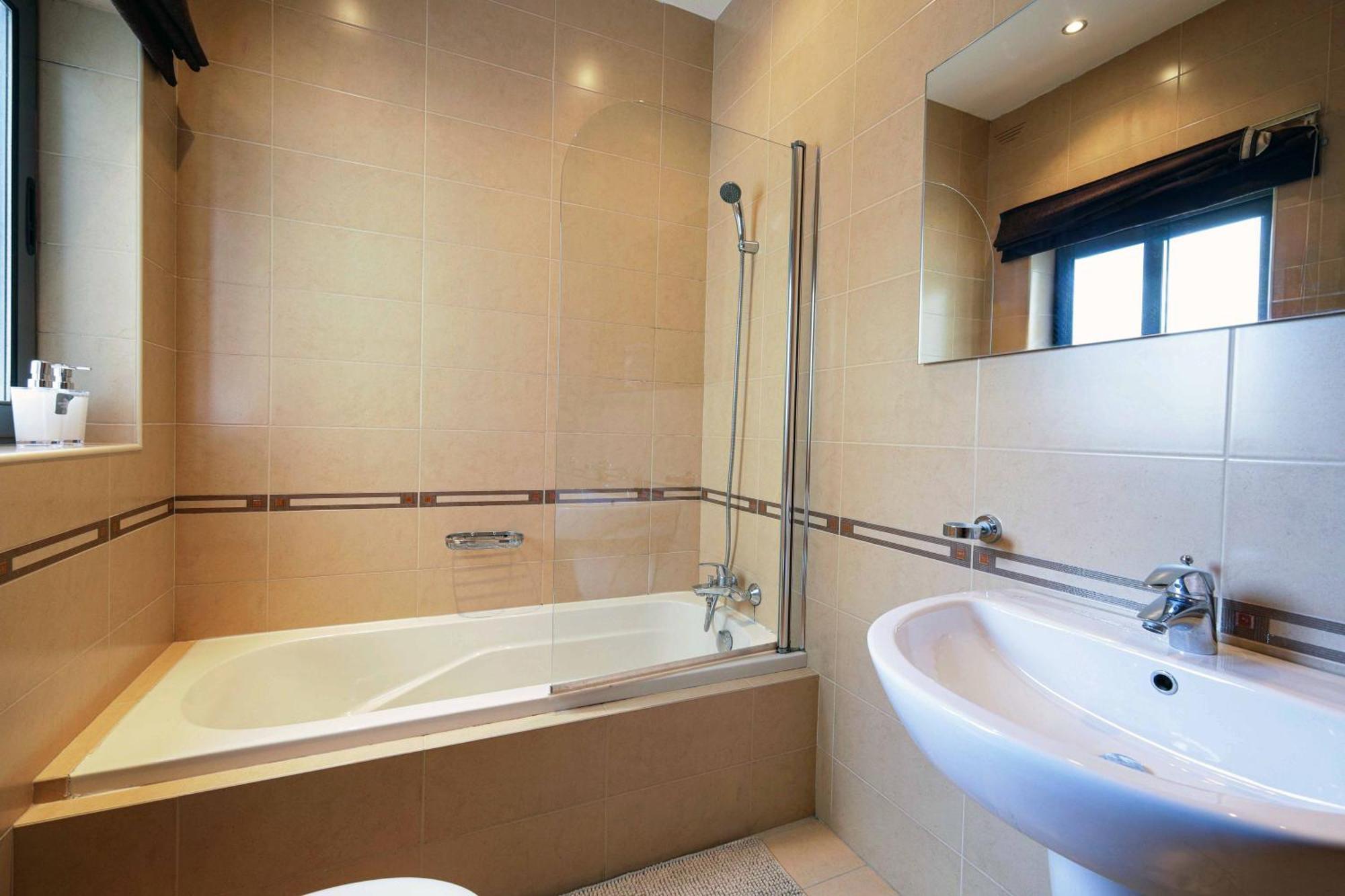 Modern 3Br Stylish & Spacious Apartment - Close To Sliema Promenade 그지라 외부 사진
